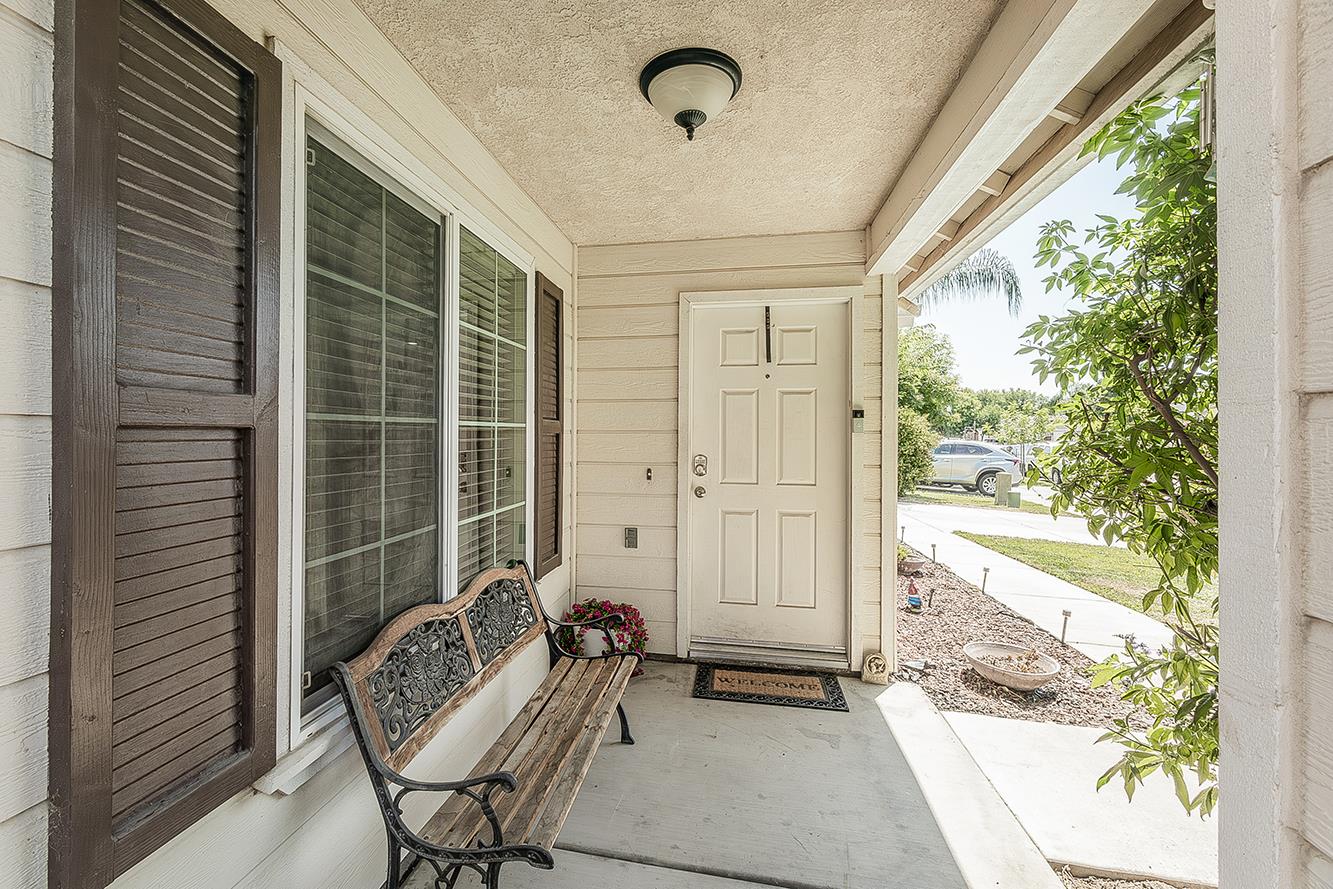 180 East Carpenter Avenue Reedley, CA 93654 - Photo 4 of 40