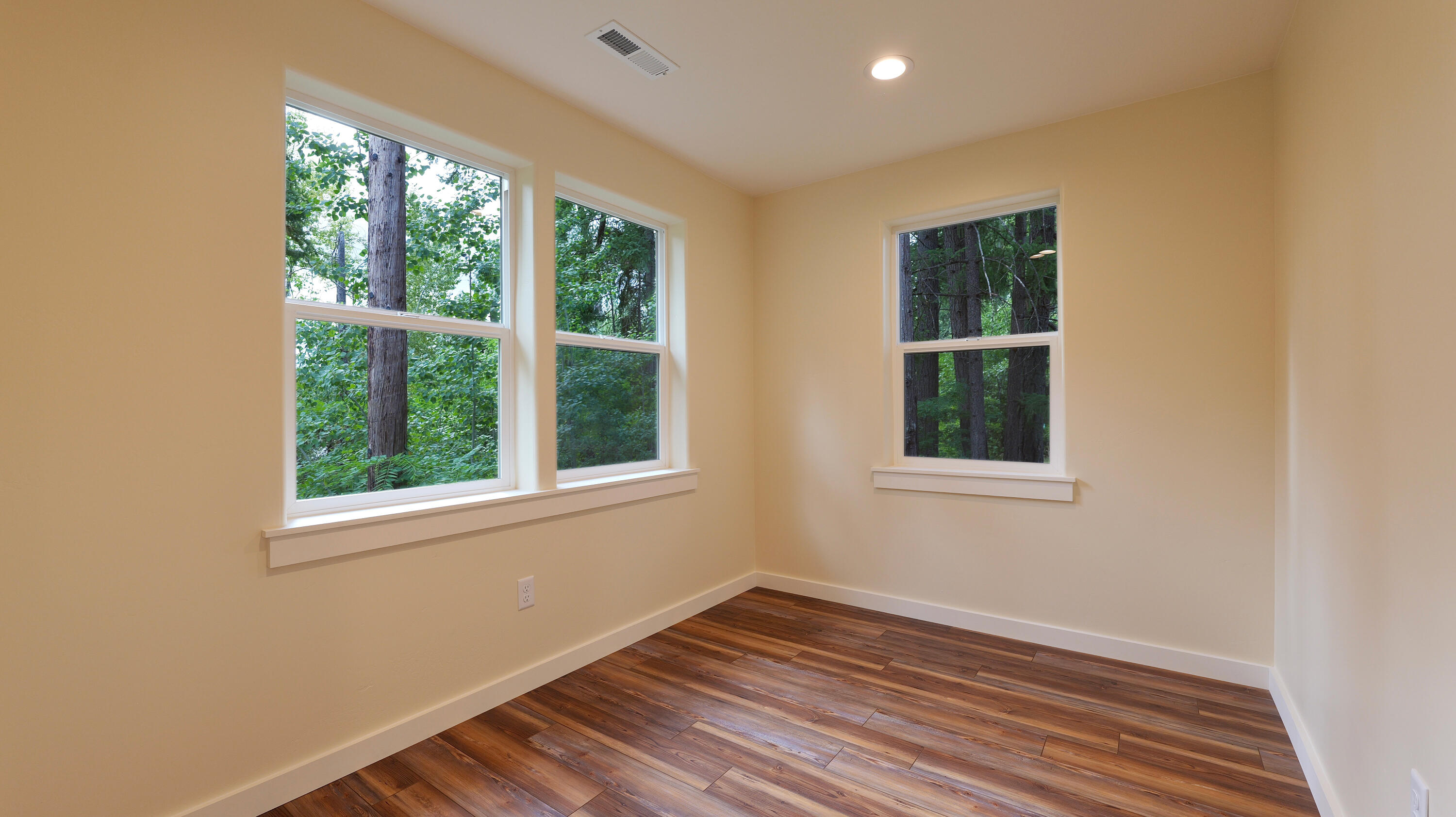 769 Mather Road Prospect, OR 97536 - Photo 19 of 70 Office off Primary Bedroom