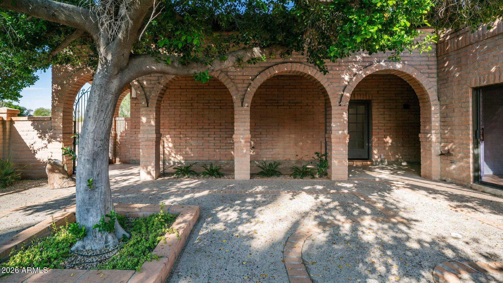 6833 North 18th Street Phoenix, AZ 85016 - Photo 5 of 38 Courtyard Entrance