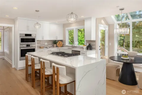 $2,184,000 | 19221 Southeast 25th Street, Sammamish, WA 98075