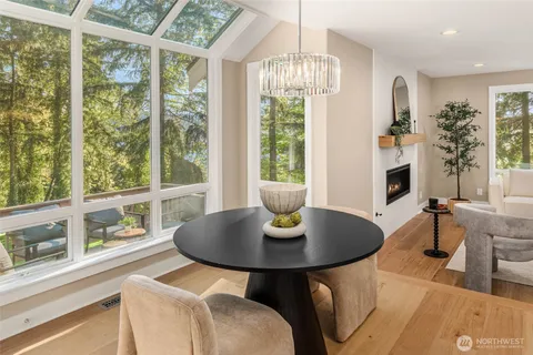 $2,184,000 | 19221 Southeast 25th Street, Sammamish, WA 98075