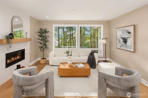 $2,184,000 | 19221 Southeast 25th Street, Sammamish, WA 98075