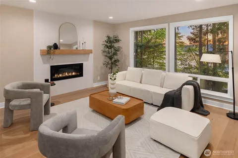$2,184,000 | 19221 Southeast 25th Street, Sammamish, WA 98075