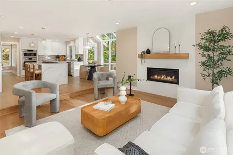 $2,184,000 | 19221 Southeast 25th Street, Sammamish, WA 98075