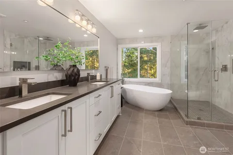 $2,184,000 | 19221 Southeast 25th Street, Sammamish, WA 98075