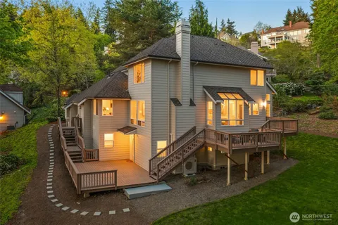 $2,184,000 | 19221 Southeast 25th Street, Sammamish, WA 98075