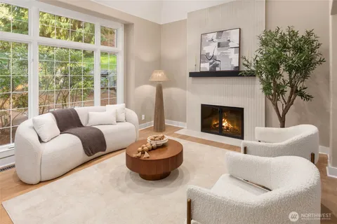 $2,184,000 | 19221 Southeast 25th Street, Sammamish, WA 98075