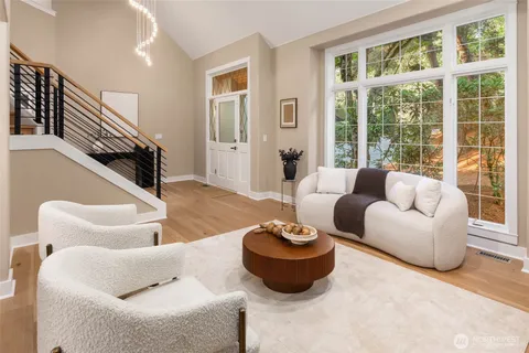 $2,184,000 | 19221 Southeast 25th Street, Sammamish, WA 98075