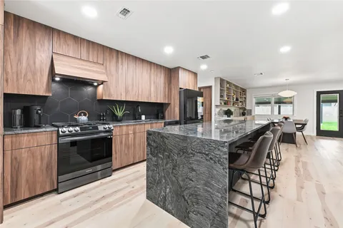 $3,350 | 6906 Lunar Drive, Austin, TX 78745