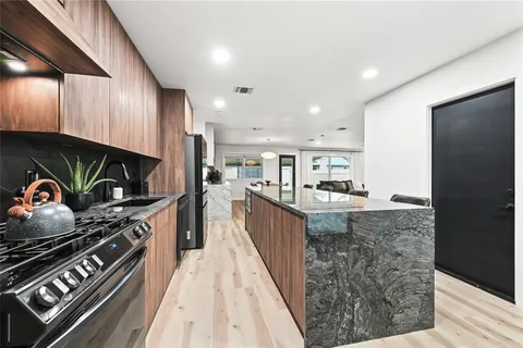 $3,350 | 6906 Lunar Drive, Austin, TX 78745