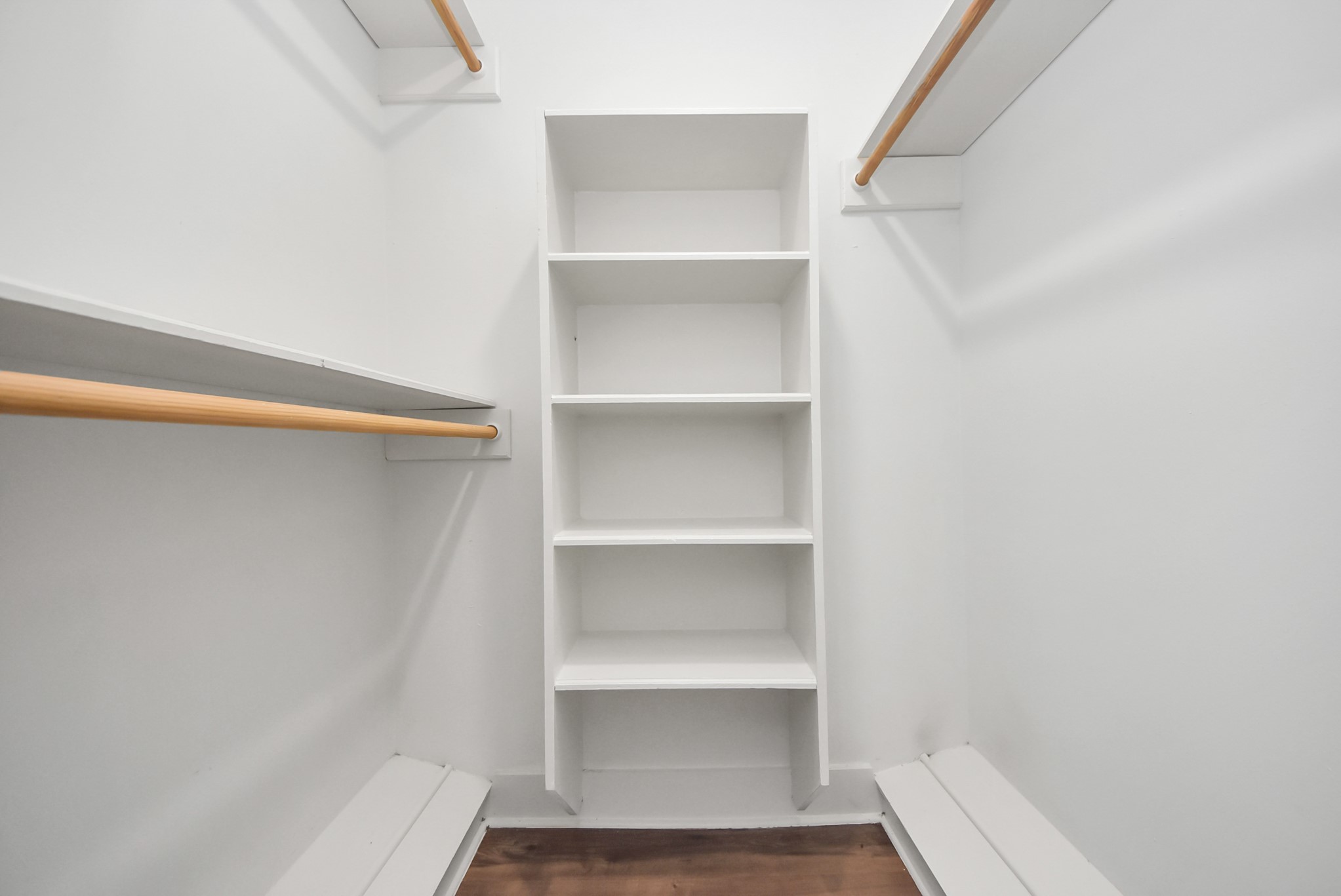 9731 Clanton Street Houston, TX 77080 - Photo 21 of 41 Primary Closet