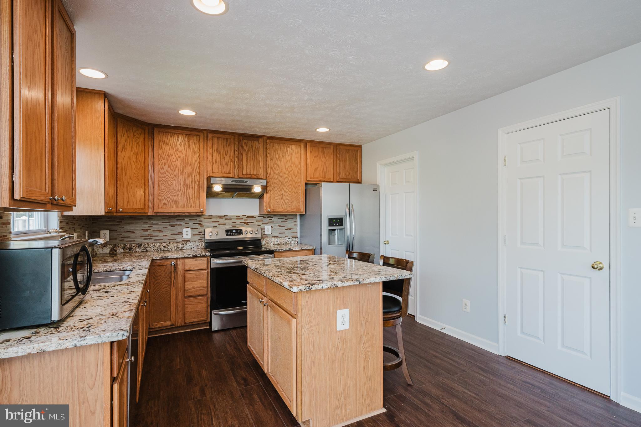 4614 Riddle Drive Nottingham, MD 21236 - Photo 13 of 54 Granite Counters