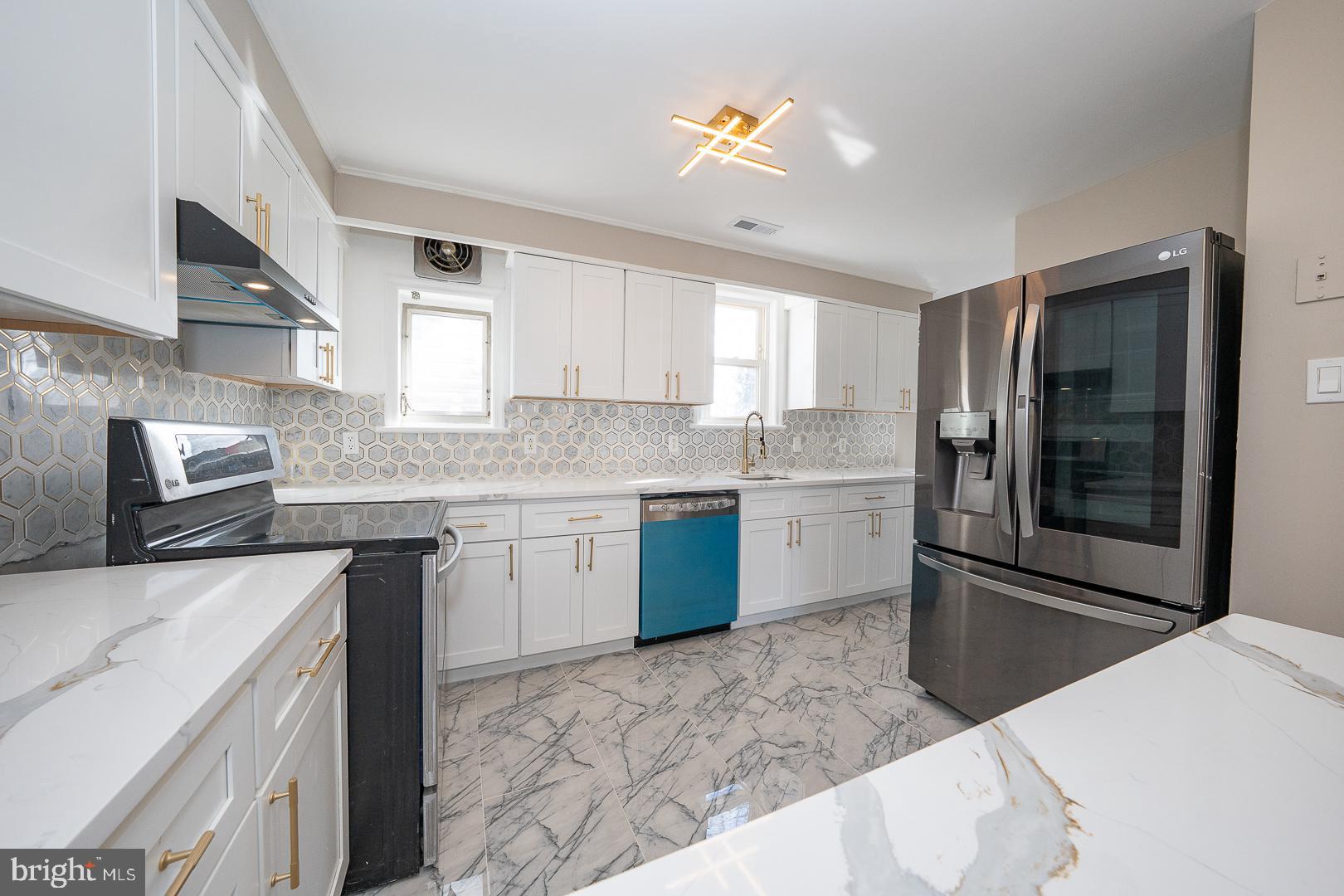 291 Jackson Avenue Lansdowne, PA 19050 - Photo 1 of 58