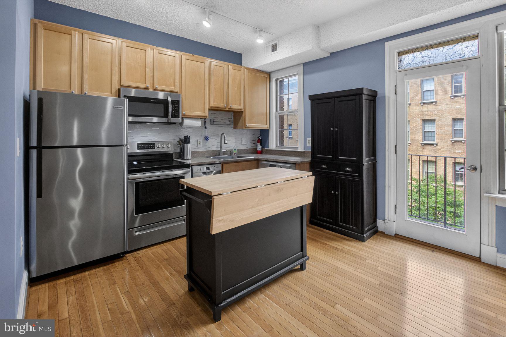 1401 Columbia Road Northwest, Unit 319 Washington, DC 20009 - Photo 2 of 18