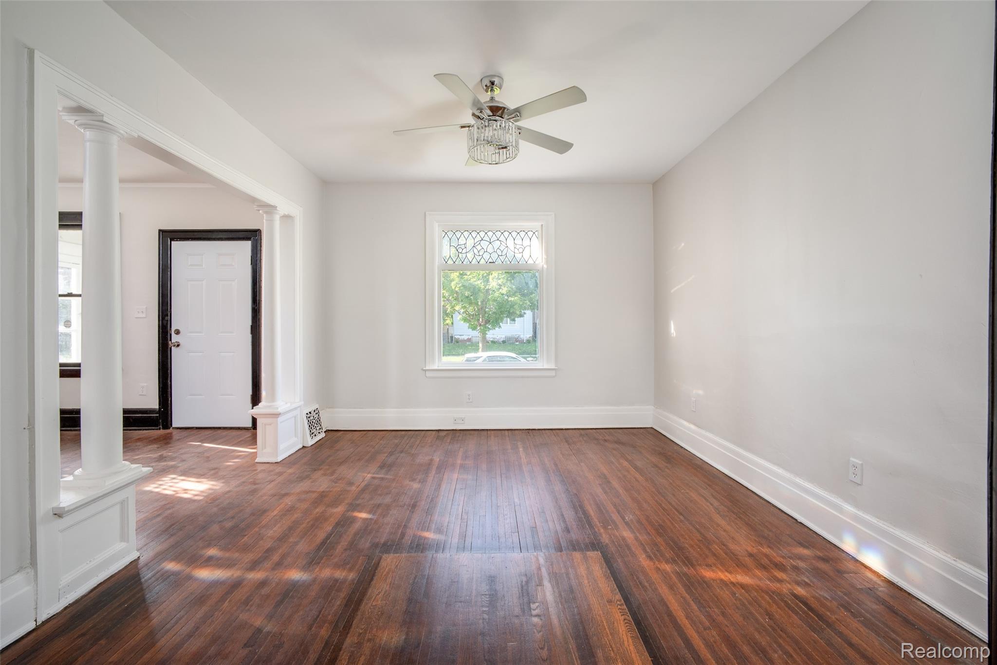708 Webb Street Detroit, MI 48202 - Photo 7 of 32 7.jpg
