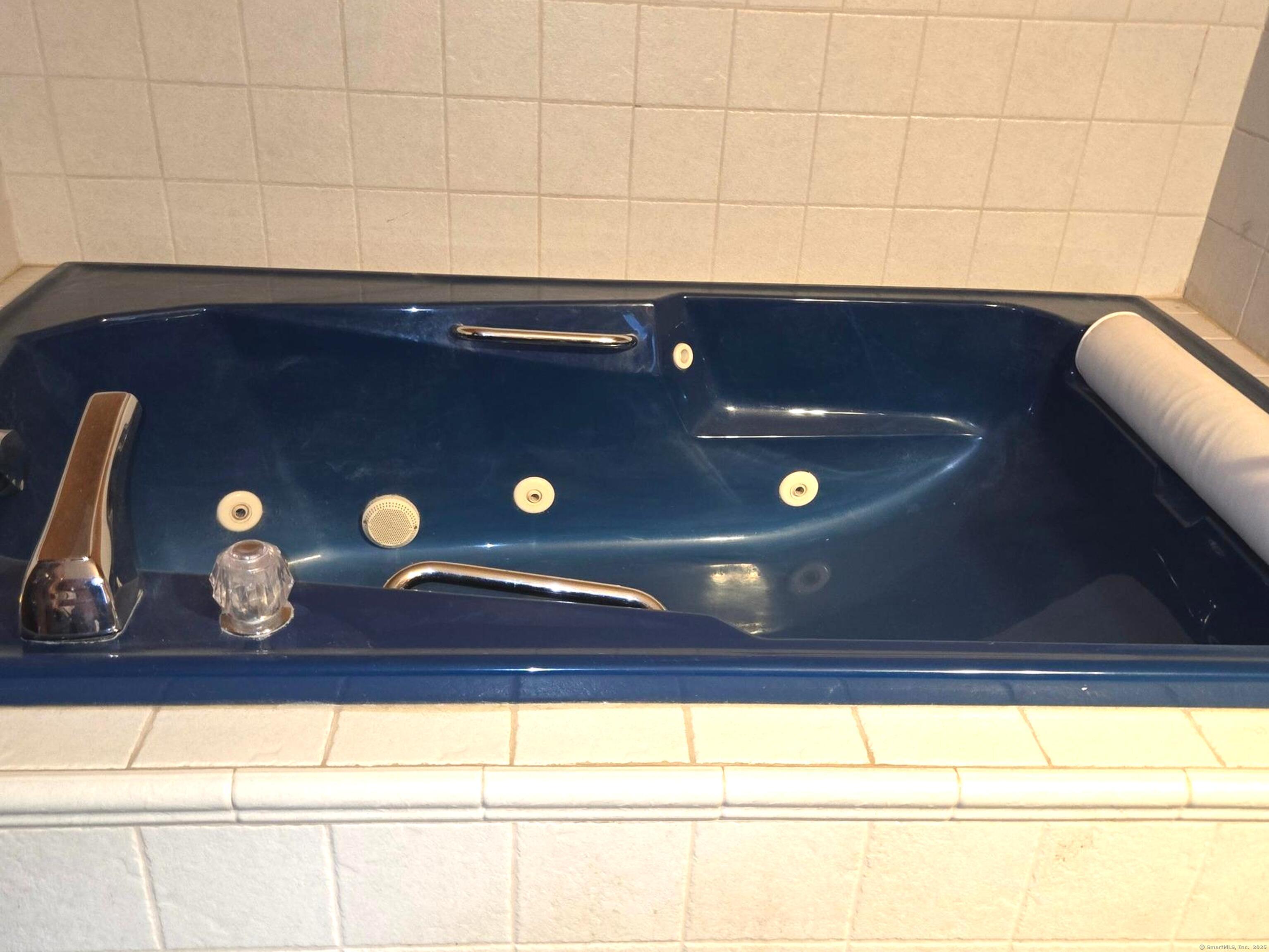 181 Mack Road Lebanon, CT 06249 - Photo 26 of 40 Whirlpool tub of the Primary bedroom