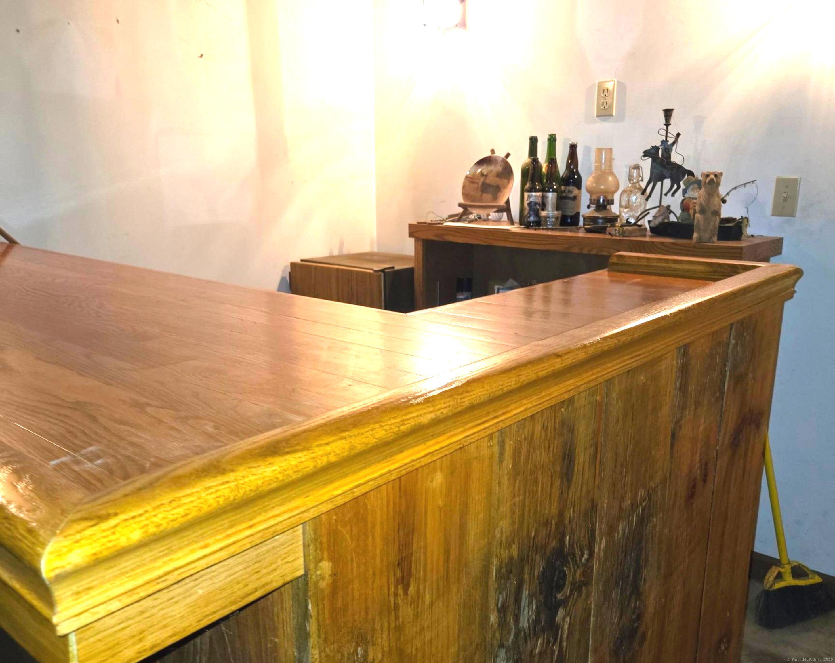 181 Mack Road Lebanon, CT 06249 - Photo 32 of 40 Wet bar