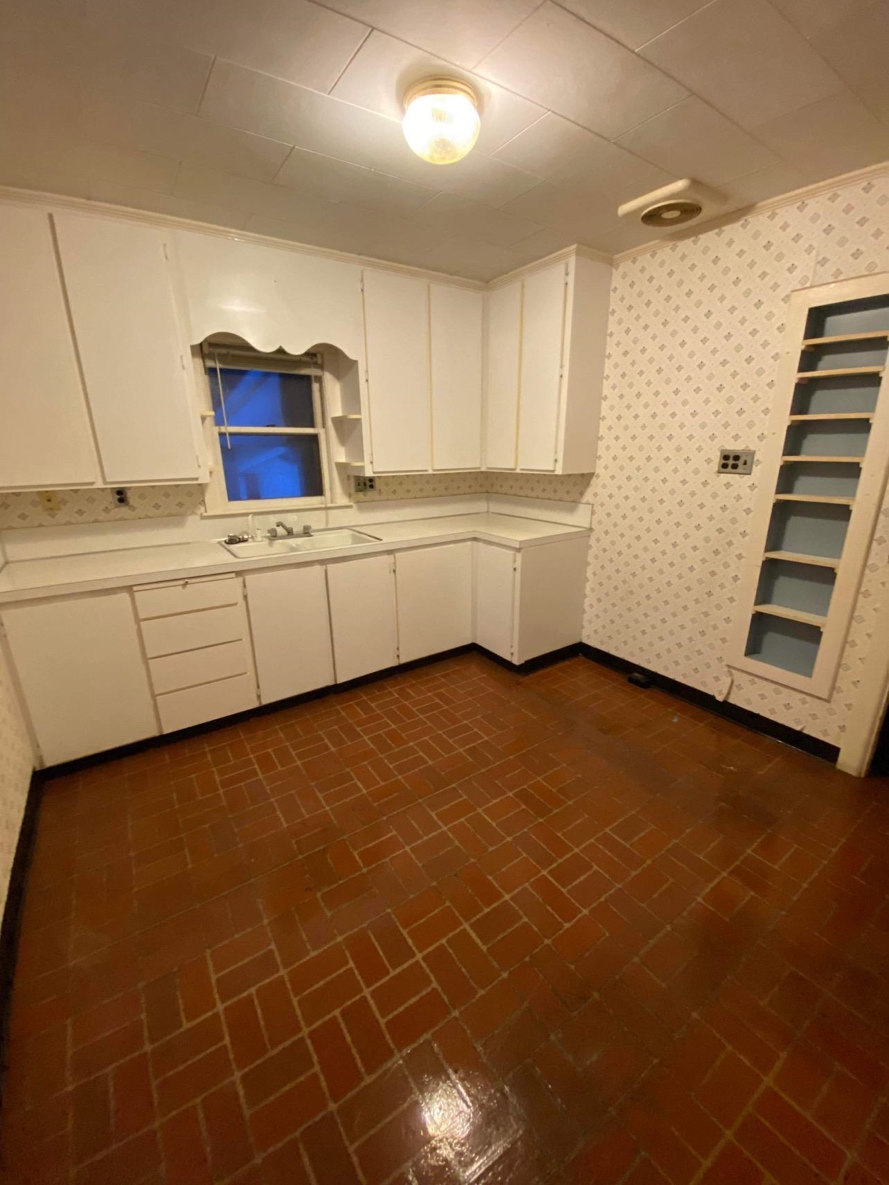 200 Commonwealth Avenue Springfield, VT 05156 - Photo 5 of 11