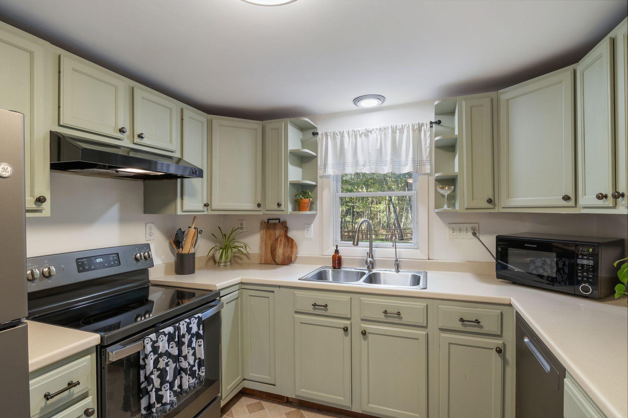 37 Boynton Road Buxton, ME 04093 - Photo 11 of 31 37_Boynton_Rd_11 - Copy (2)