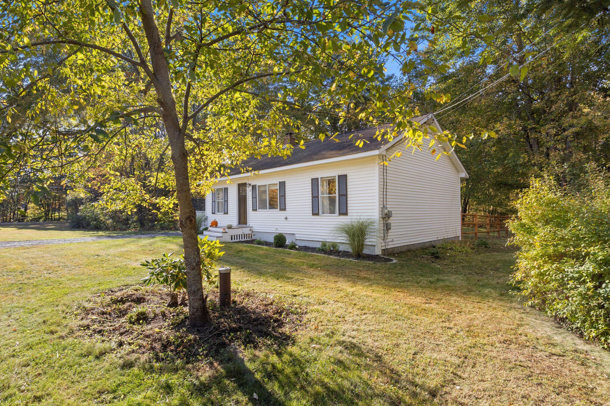 37 Boynton Road Buxton, ME 04093 - Photo 3 of 31 37_Boynton_Rd_03 - Copy (2)