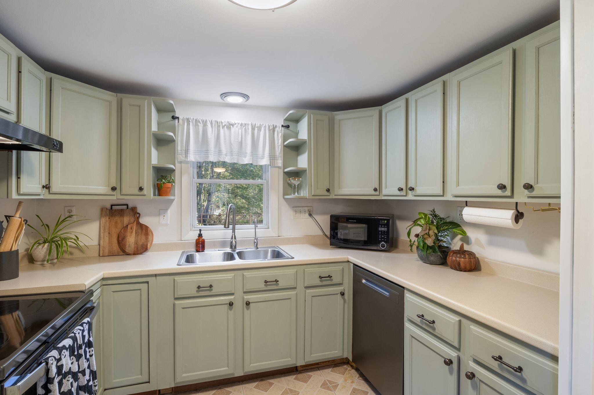 37 Boynton Road Buxton, ME 04093 - Photo 10 of 31 37_Boynton_Rd_10 - Copy (2)