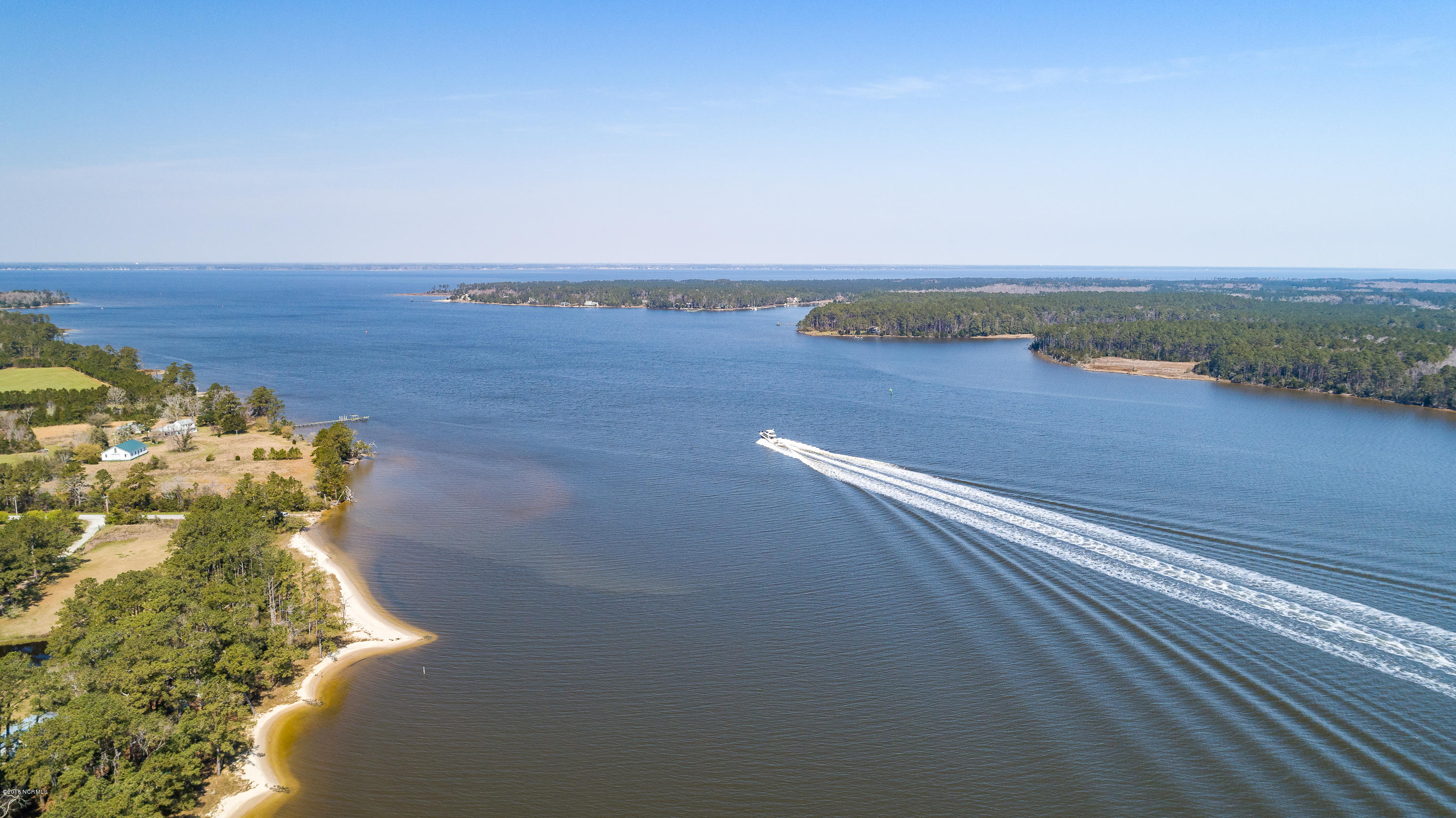 121 Waterway Road Havelock, NC 28532 - Photo 17 of 19 Chill Photo & video-45