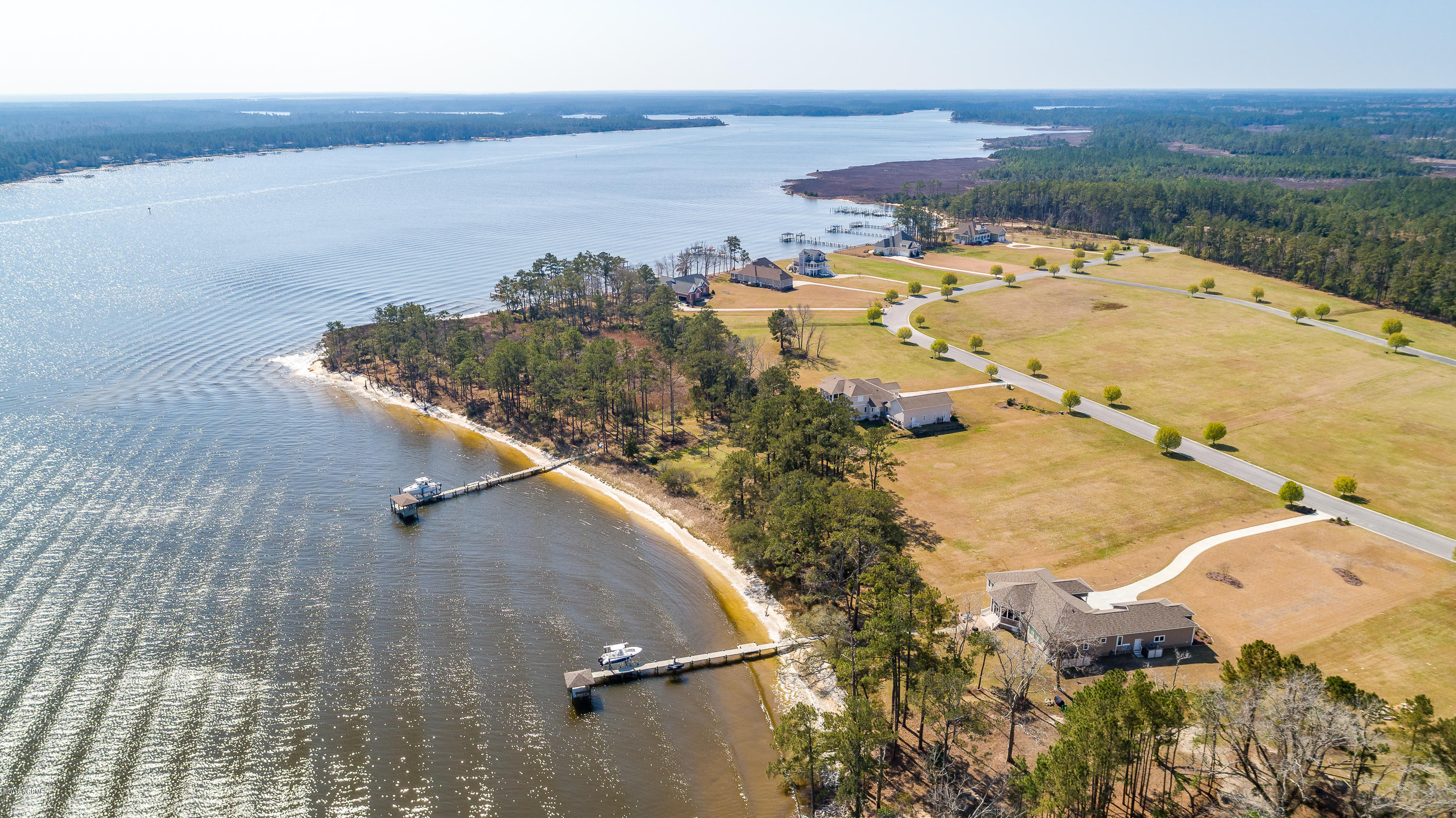 121 Waterway Road Havelock, NC 28532 - Photo 8 of 19 Chill Photo & video-48