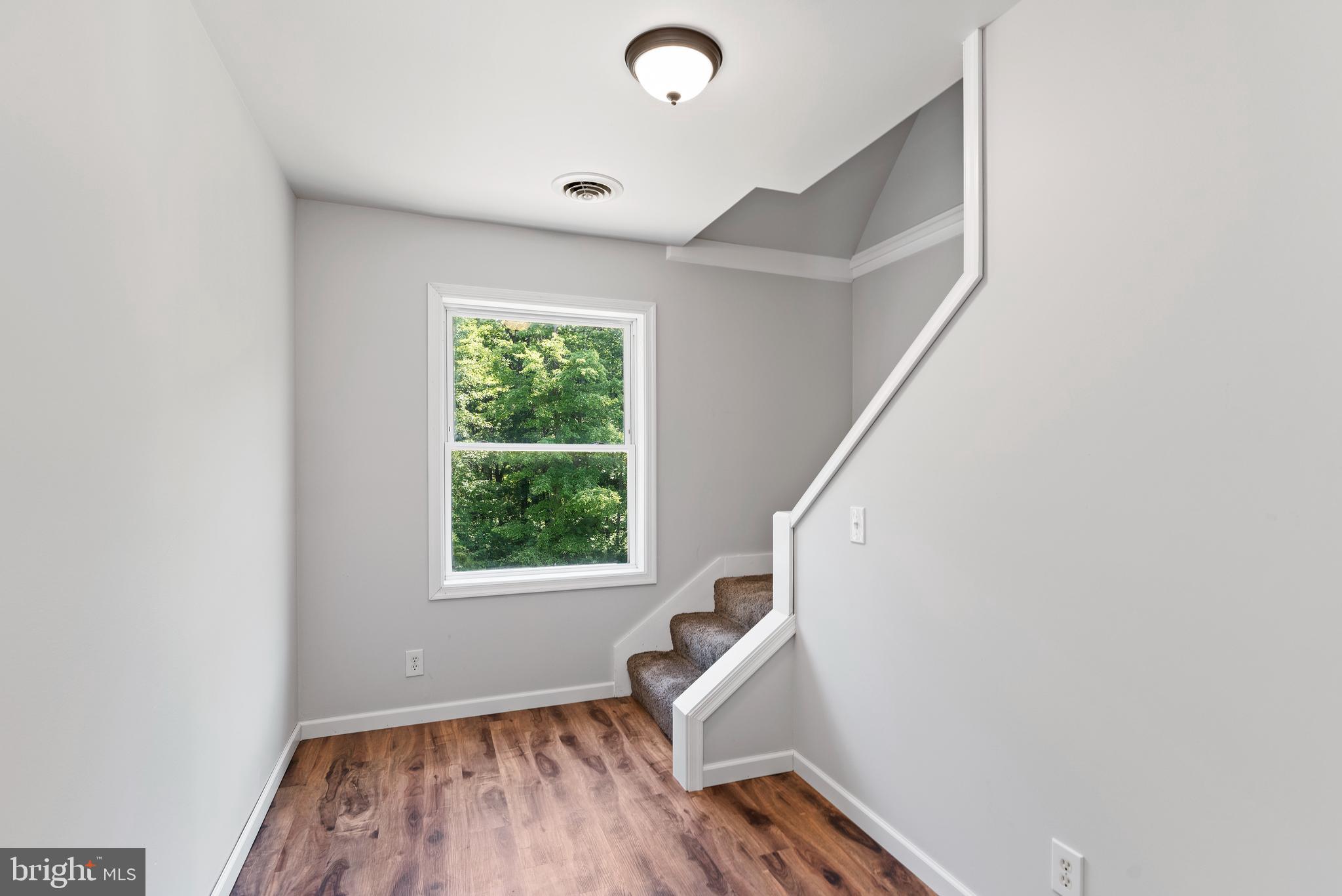468 Ridge Road Lewisberry, PA 17339 - Photo 20 of 33 2nd floor vestibule