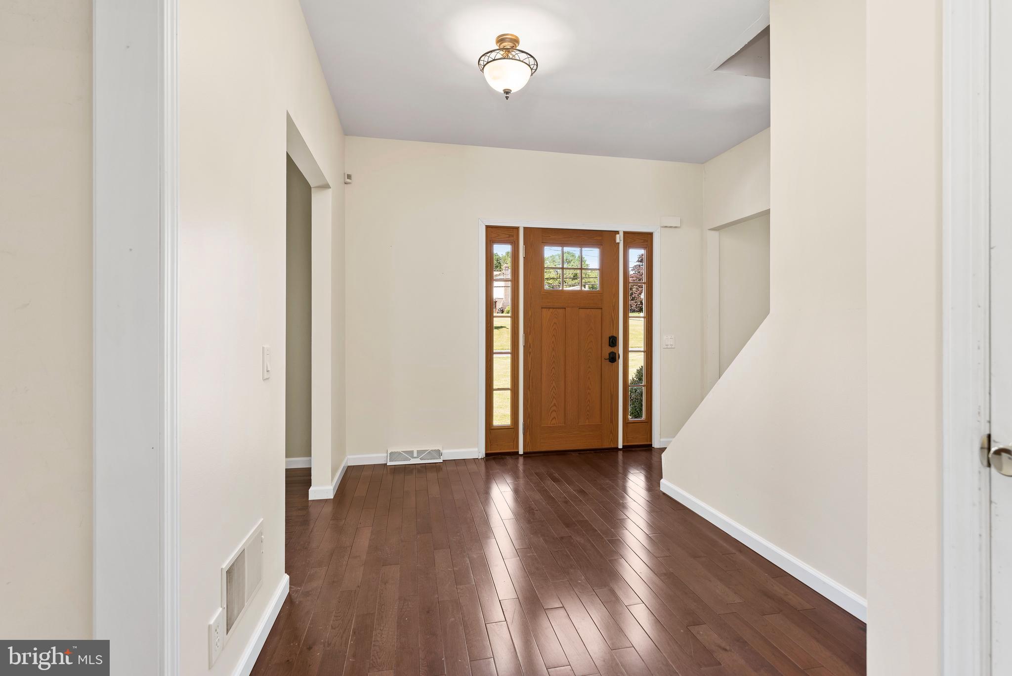 468 Ridge Road Lewisberry, PA 17339 - Photo 4 of 33 Foyer