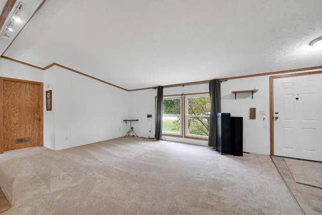 $204,000 | 46 South Delmar Court, Hebron, IN 46341