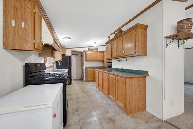 $204,000 | 46 South Delmar Court, Hebron, IN 46341