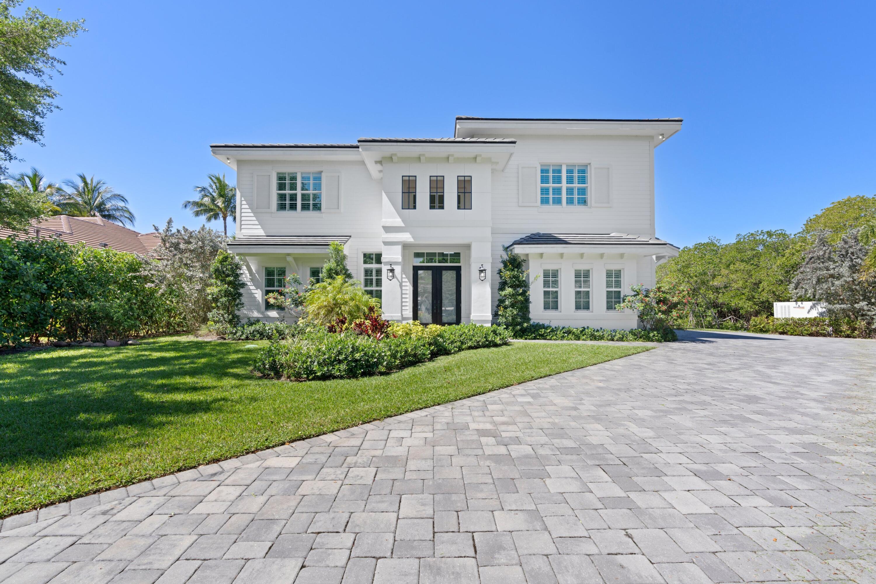 10420 Southeast Ridgeview Circle Jupiter, FL 33469 - Photo 3 of 46 3