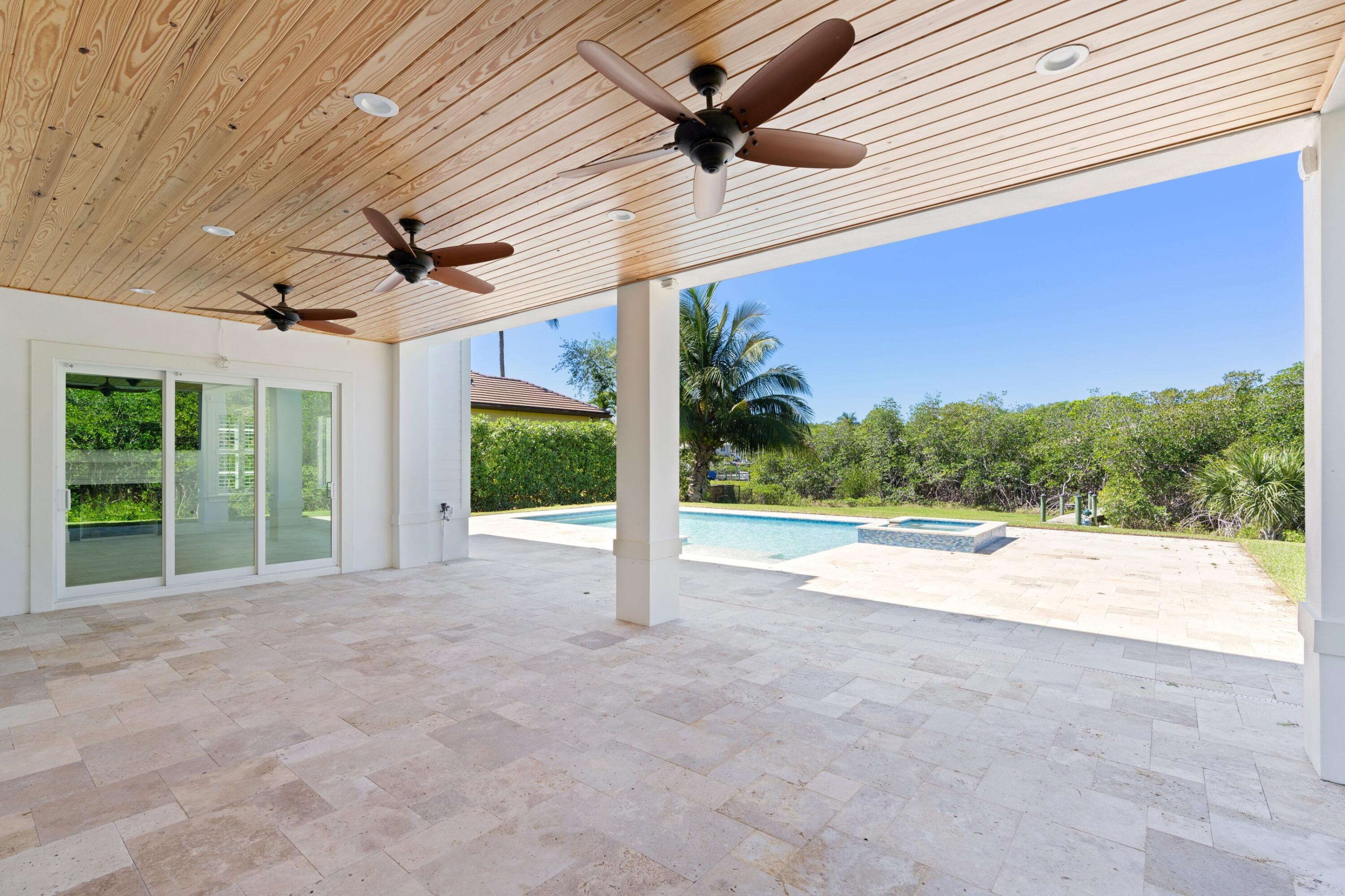 10420 Southeast Ridgeview Circle Jupiter, FL 33469 - Photo 8 of 46 8