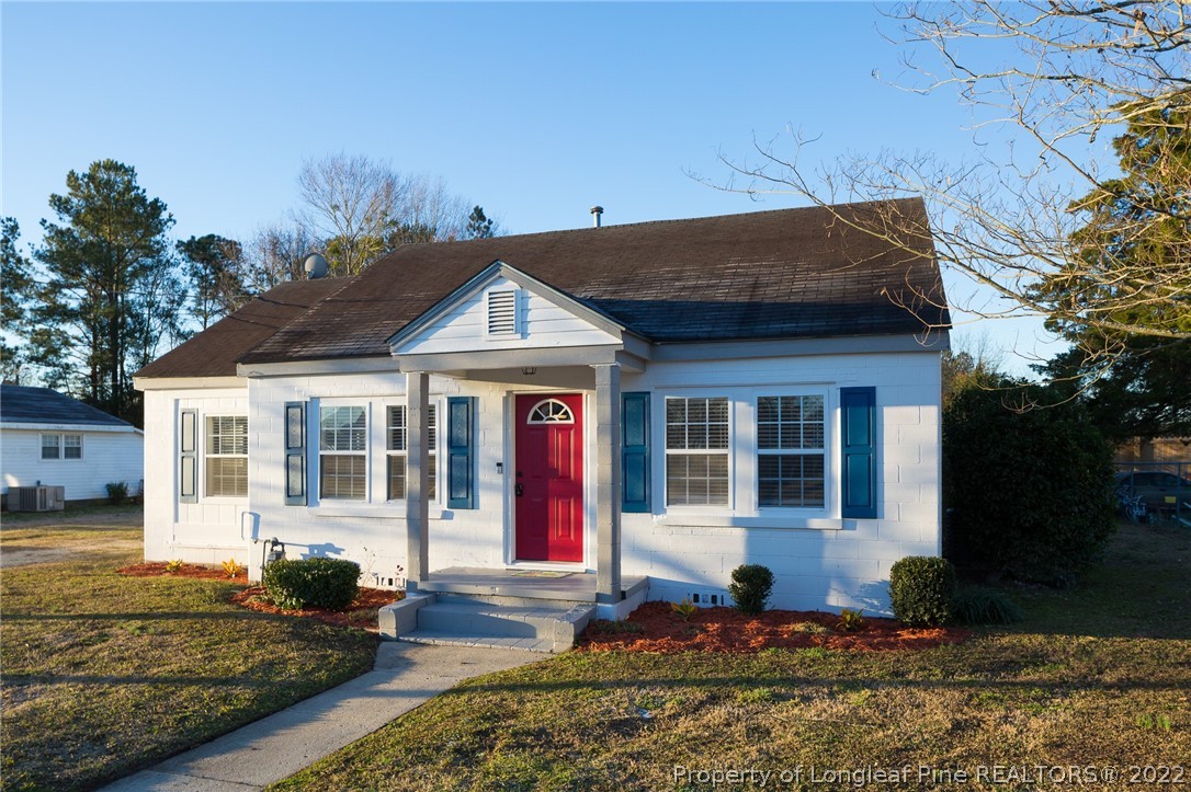 308 Lucas Road Dunn, NC 28334 - Photo 3 of 36 Gallery Image 3