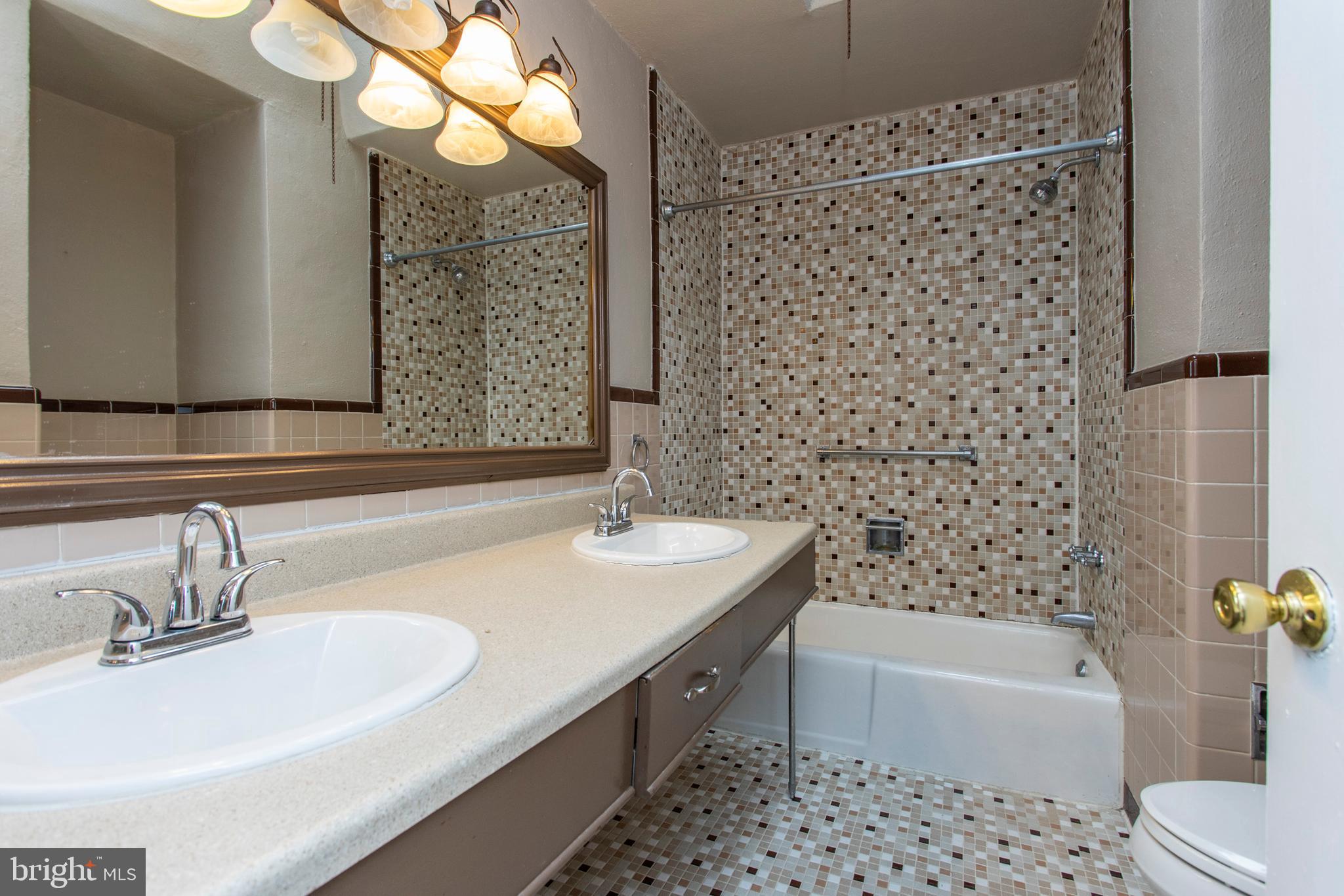 618 Roxborough Avenue Philadelphia, PA 19128 - Photo 23 of 38 Gallery Image 23
