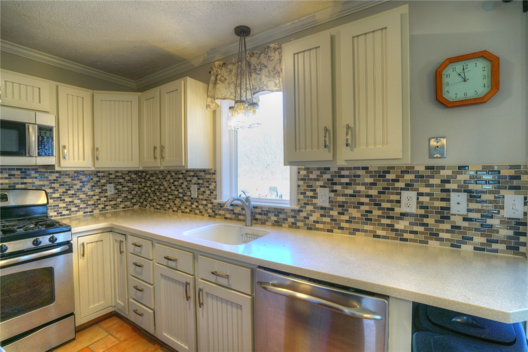 44 Springbrook Road Westerly, RI 02891 - Photo 2 of 27