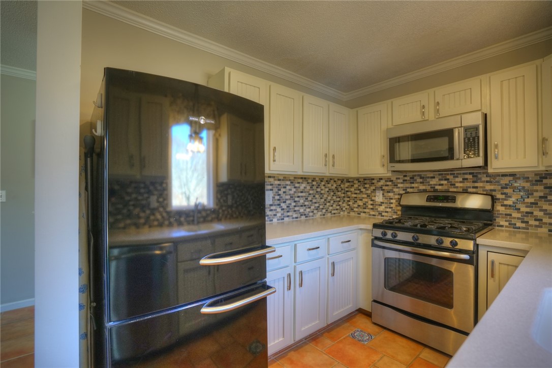 44 Springbrook Road Westerly, RI 02891 - Photo 3 of 27