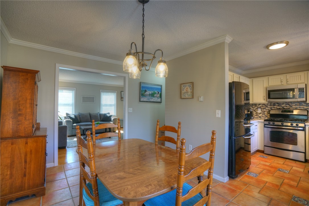 44 Springbrook Road Westerly, RI 02891 - Photo 7 of 27