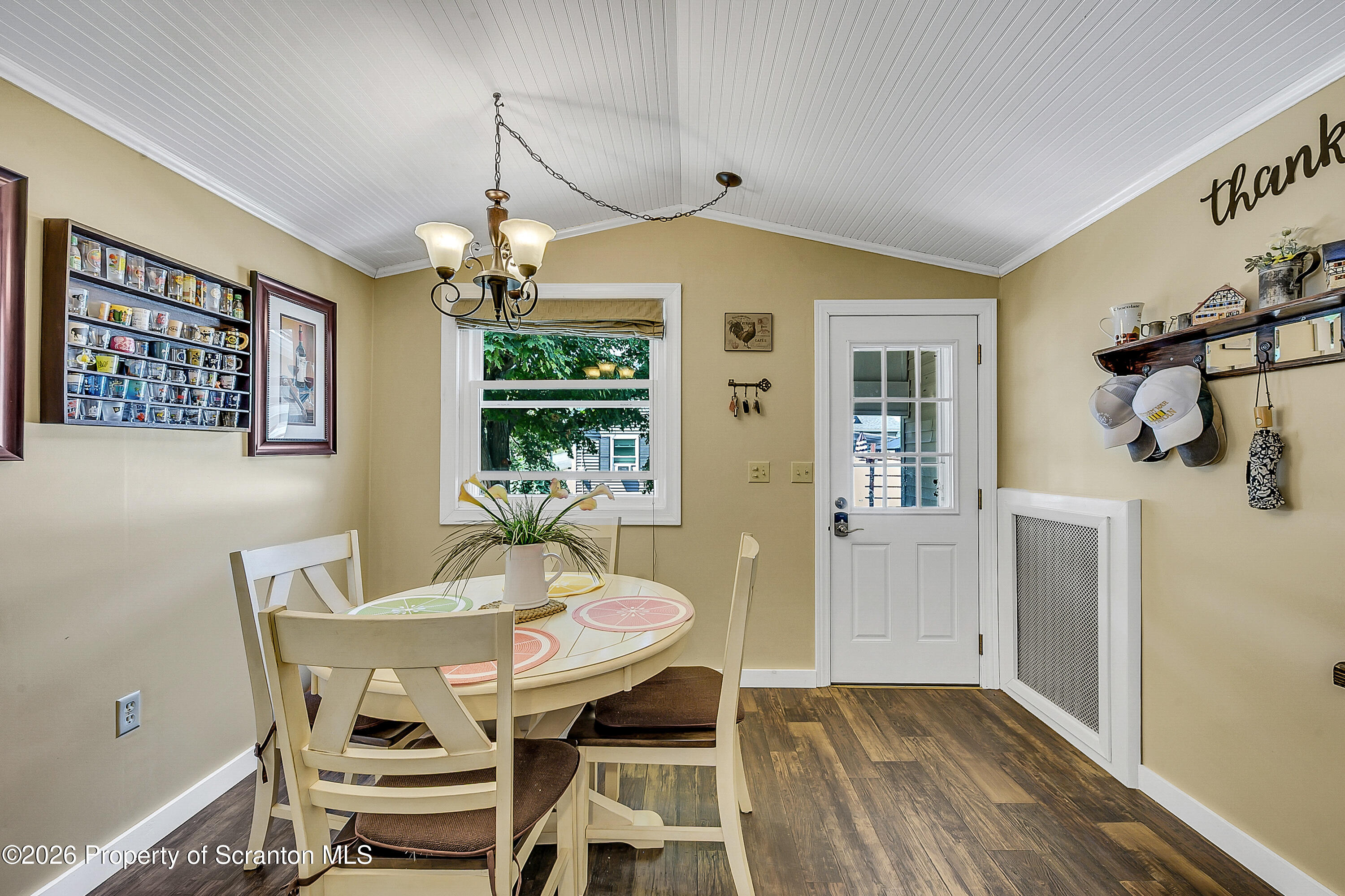 510 Roth Street Moosic, PA 18507 - Photo 31 of 49 Eating Area