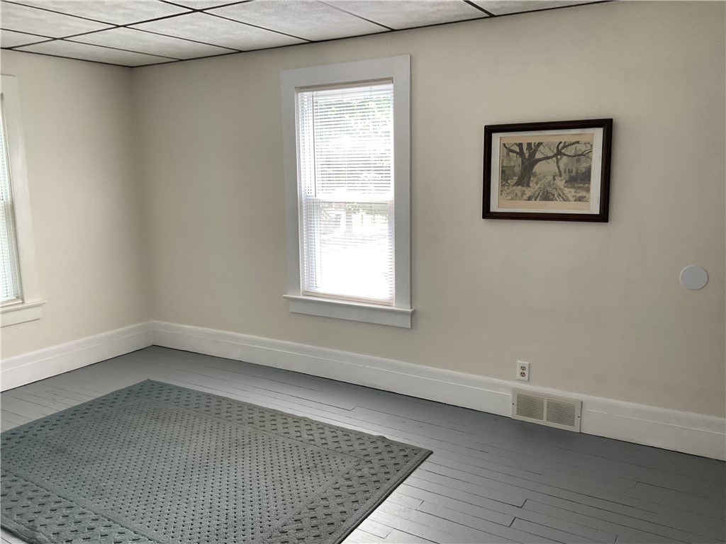 272 Emerson Street Rochester, NY 14613 - Photo 11 of 32