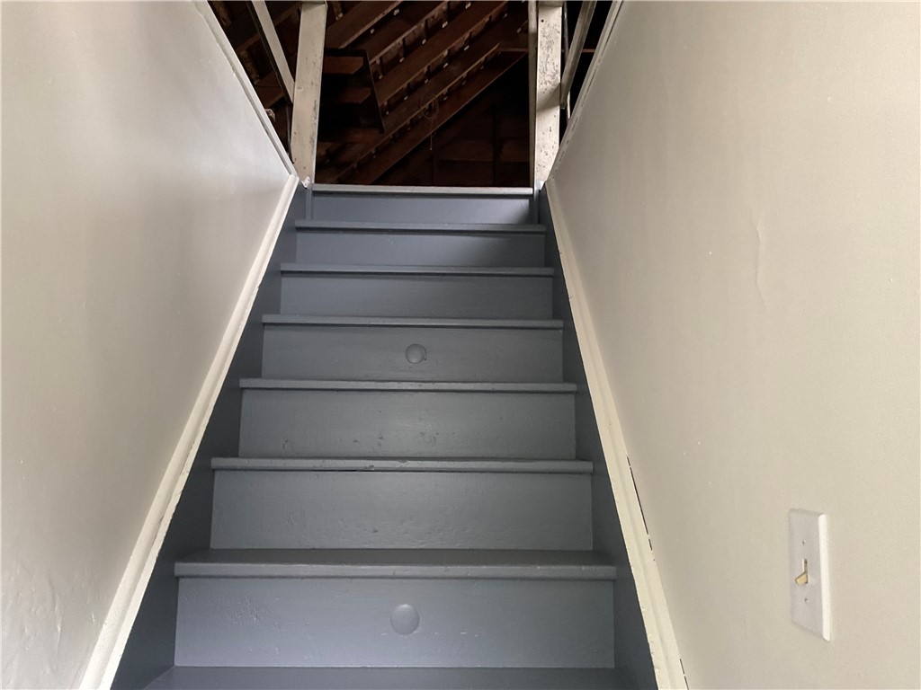 272 Emerson Street Rochester, NY 14613 - Photo 15 of 32