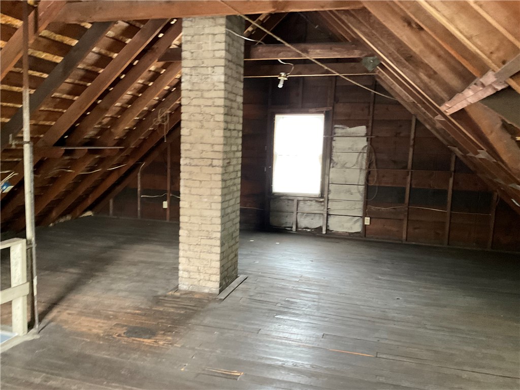 272 Emerson Street Rochester, NY 14613 - Photo 17 of 32