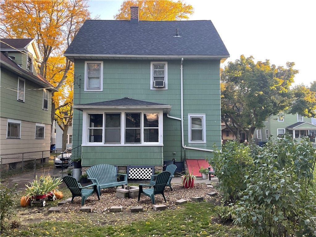 272 Emerson Street Rochester, NY 14613 - Photo 2 of 32