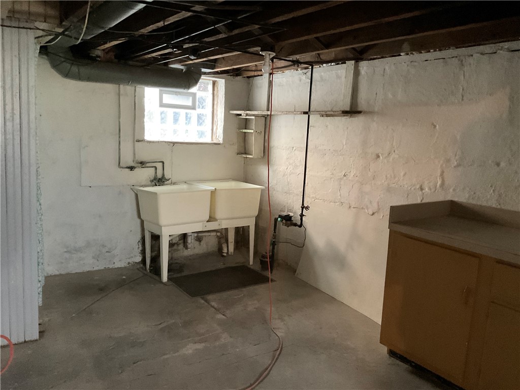 272 Emerson Street Rochester, NY 14613 - Photo 23 of 32