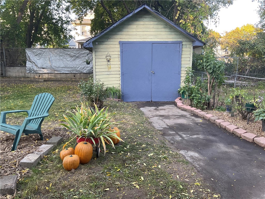 272 Emerson Street Rochester, NY 14613 - Photo 30 of 32