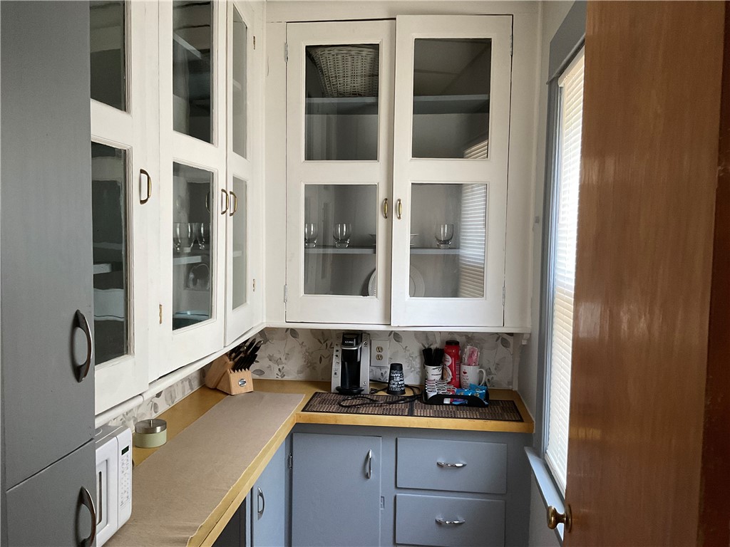 272 Emerson Street Rochester, NY 14613 - Photo 5 of 32