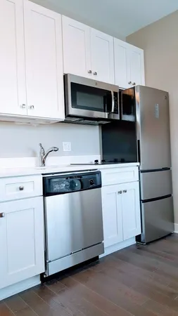 $1,200 | 1409 West Diversey Parkway, Unit 207, Chicago, IL 60614