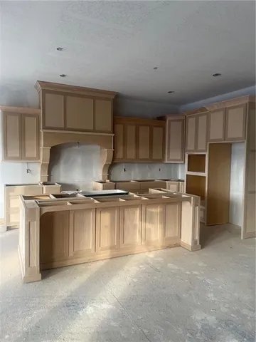 $879,950 | 8734 North Farley Avenue, Kansas City, MO 64157