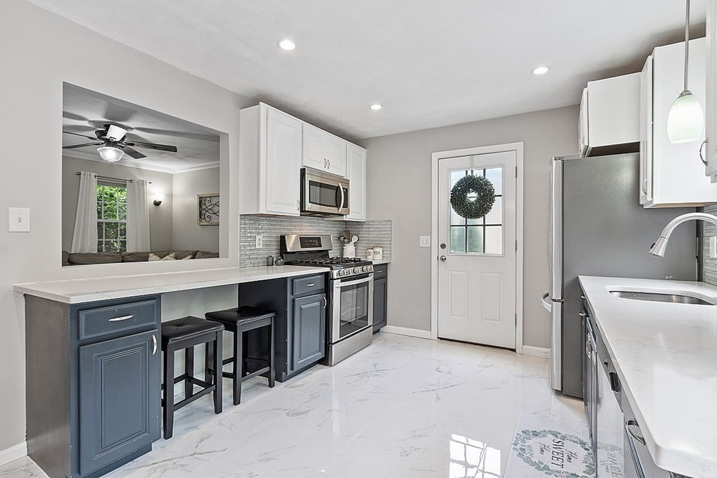 240 Acropolis Road Lowell, MA 01854 - Photo 5 of 22