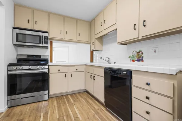 $525,000 | 9302 East Heaney Circle, Santee, CA 92071